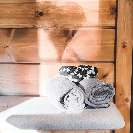 Cozy With Sauna, Private Entrance